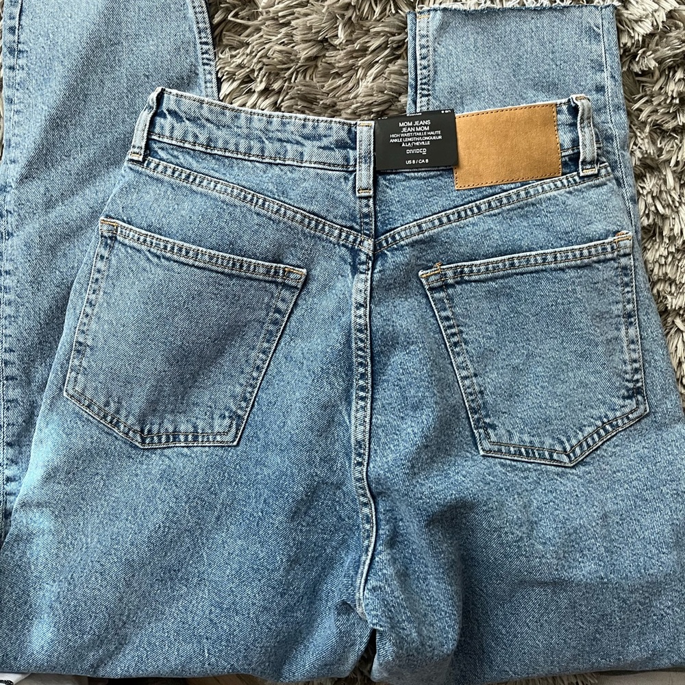 H&M Vintage style mom jeans 🤍